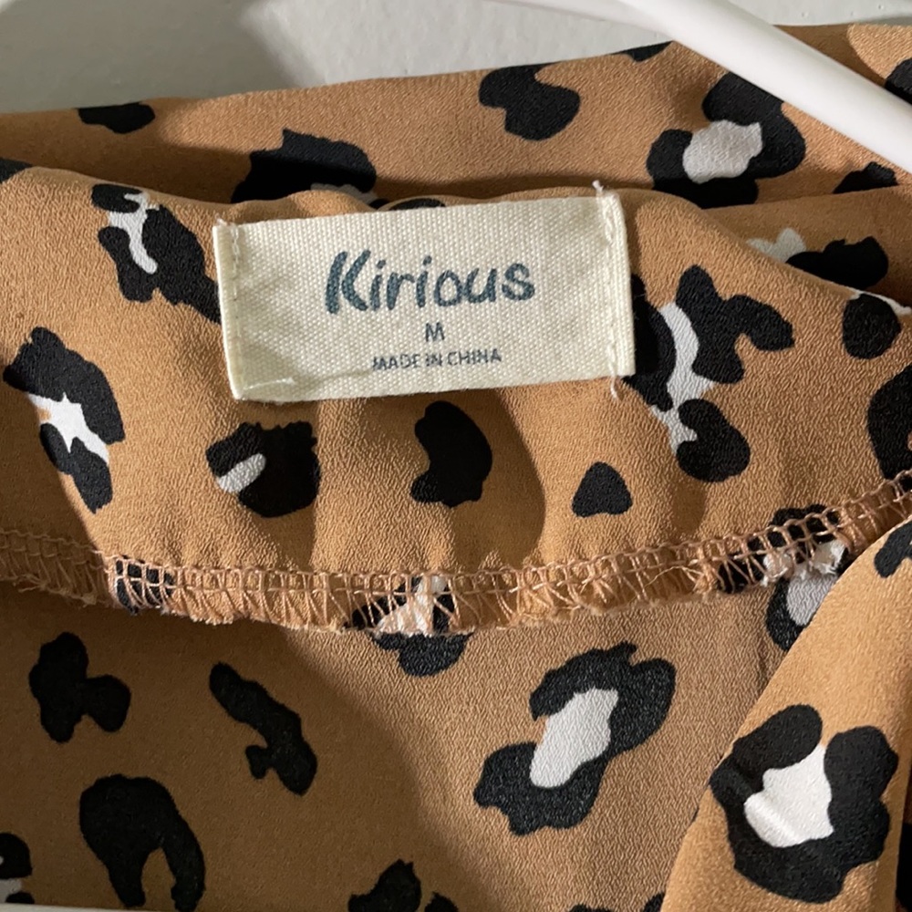 Cheetah print top crop shirt - Picture 2 of 3
